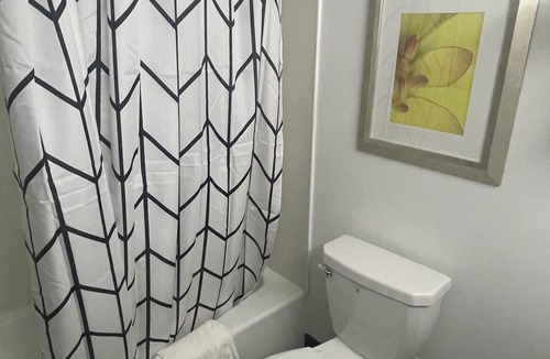 Erie Hotel | Days Inn by Wyndham Erie
