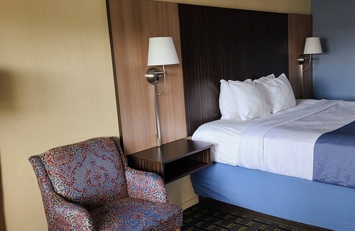 Tonawanda Hotel | Days Inn by Wyndham Tonawanda/Buffalo