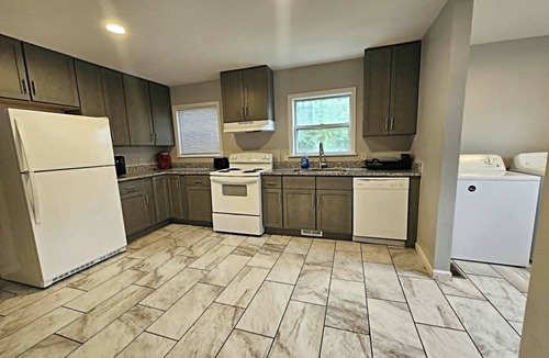 Dayton House | Dayton Dorm Style House 1-43- walk to University of Dayton