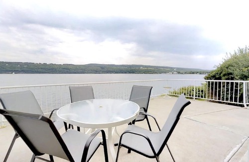 Town of Reading Cottage | Dean Lake House:"Historic Seneca Lake Home"
