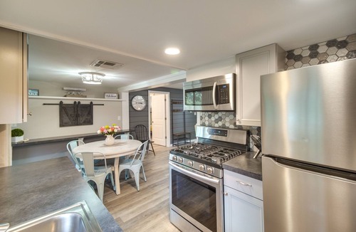 Grove Cabin | Deck + Dock Access: Lakefront Grove Cabin!