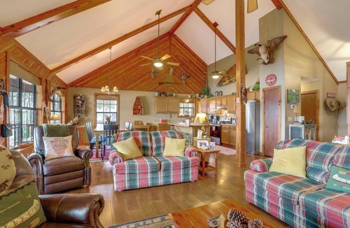 Greers Ferry Cabin | Deck & Fire Pit: Waterfront Cabin in Greers Ferry!