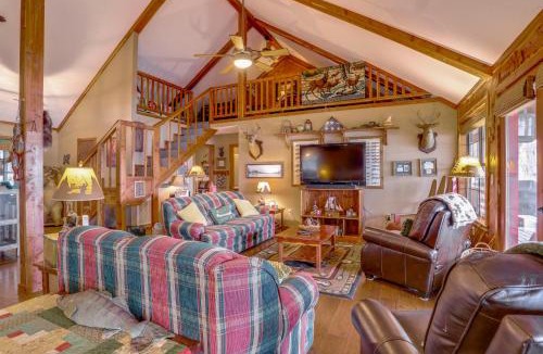 Greers Ferry House | Deck & Fire Pit: Waterfront Cabin in Greers Ferry!