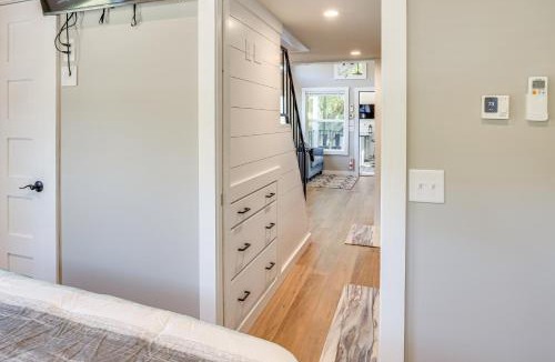 Cookeville House | Deck, Grill & Fishing Pond: Modern Cookeville Gem