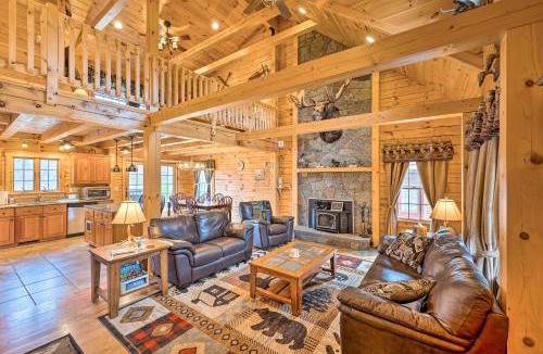Carroll House | Deck, Grill & Views! Carroll Log Cabin Near Hiking