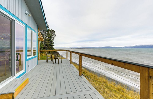 Homer Cabin | Deck & Panoramic Views: Bayfront House in Homer!