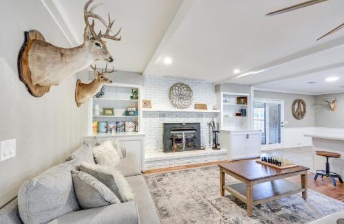 Hodgen House | Deck & Views: Spacious ‘Lake House’ Escape