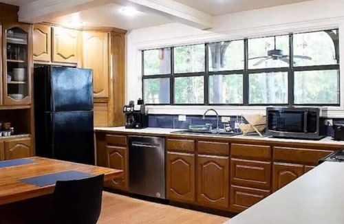 Park Hill House | Decked Out at Lake Tenkiller - 6 beds, 4 bedrooms