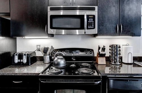 Deep Ellum Apartment | Deep Ellum - Studio Apartment - W/D - WiFi