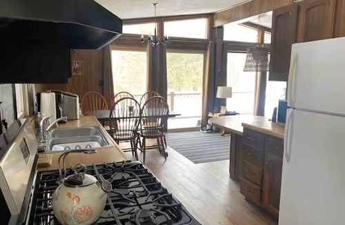 Russell Cabin | Deep Woods Cabin Rentals Cabin #1 Pet Friendly