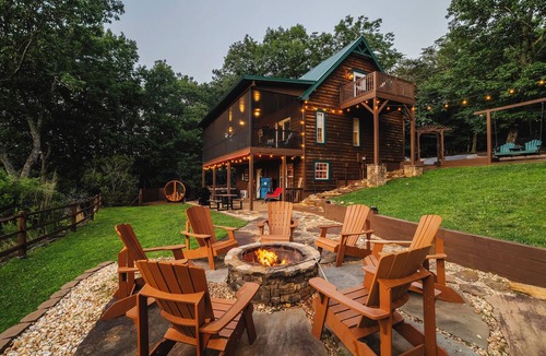 Helen Cabin | Deer Lodge Helen | Sauna, Views, Games