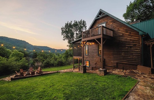 Helen Cabin | Deer Lodge Helen | Sauna, Views, Games
