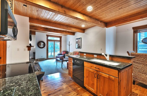 Deer Valley House | Deer Valley Drive - Easy Walk/Shuttle to Skiing and Main St.