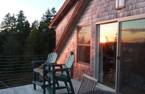 West Tremont House | Delightful Maine Home with Panoramic Views of Water and Sky!