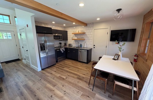 Lake George Cabin | Deluxe Lodge Lakefront On Lake George #5