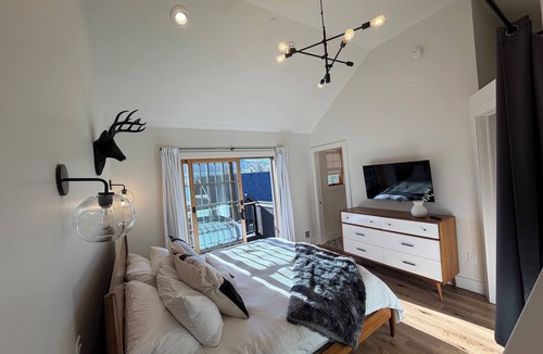 Lake George Cabin | Deluxe Lodge Lakefront On Lake George #6
