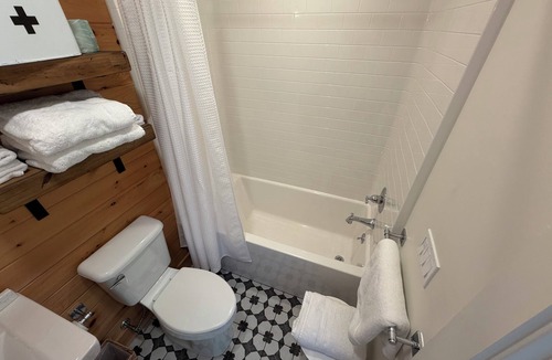 Lake George Cabin | Deluxe Lodge Lakefront On Lake George #7