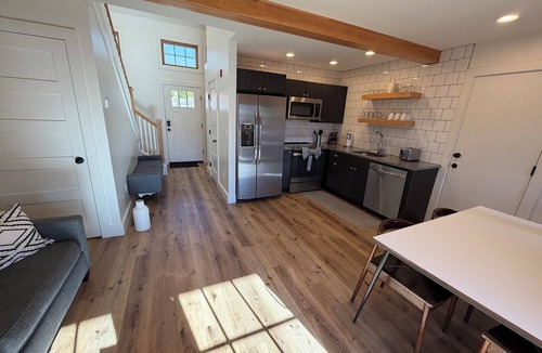 Lake George Cabin | Deluxe Lodge Lakefront On Lake George #9