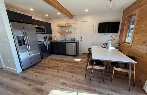 Lake George Cabin | Deluxe Lodge Lakefront On Lake George #9