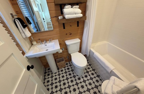 Lake George Cabin | Deluxe Lodge Lakefront On Lake George #11