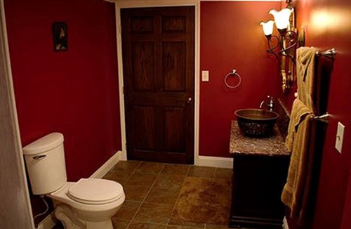 Russell House | Deluxe Suite Rental for a Secluded Getaway in Warren County, Pennsylvania