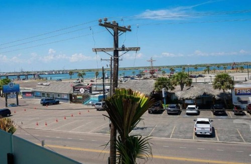 Port Aransas Apartment | Deluxe Two Queen Room