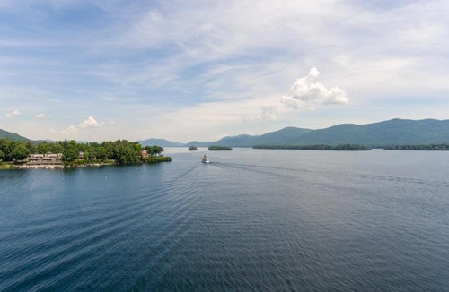 Lake George Hotel | Depe Dene Lakeside Resort