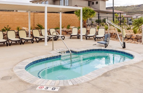 Washington House | Desert Riviera | Prime Location For Adventure! | 3 Bedroom, 3.5 Bathroom | Escondido Community