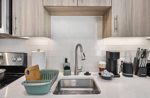 Addison Apartment | Designer Studio + Resort Amenities