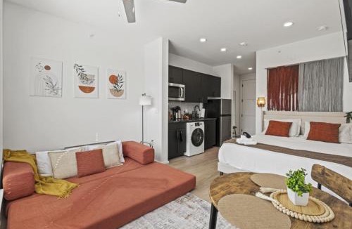 Oak Cliff Apartment | Designer Suite Bishop Arts Gym, Yoga Games