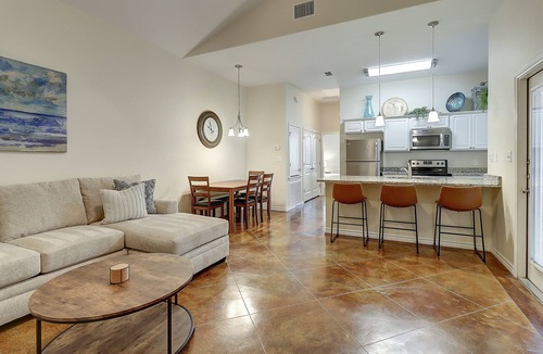 Corpus Christi House | Dog-friendly coastal cottage near the water with private yard, outdoor pool, W/D