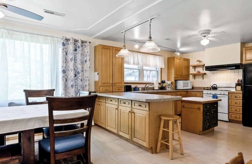 Kendall House | Dog-Friendly Dual Home in the Woods w/Lake Access