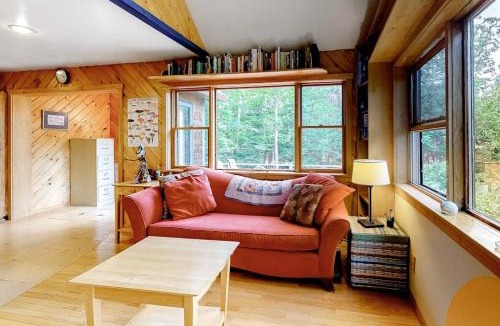 Northeast Somerset House | Dog-Friendly Lakefront Home w/Deck, Firepit, Water Views & Games