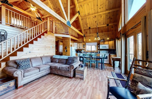 Northeast Somerset House | Dog-friendly lakefront cabin with covered porch & firepit on the shore