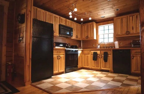 Brownfield Cabin | Dog friendly Waterfront Cabin Near White Mountains w/kayaks & SUPs