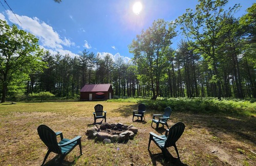 Brownfield Cabin | Dog friendly Waterfront Cabin Near White Mountains w/kayaks & SUPs