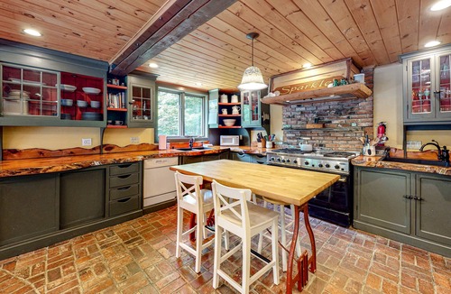 Camden Cabin | Dog-friendly, waterfront cabin with grill, deck, & W/D - snowbirds welcome