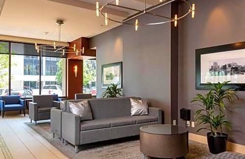 Downtown Cleveland Hotel | DoubleTree by Hilton Cleveland/Downtown Lakeside