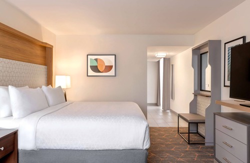 Fort Worth Hotel | DoubleTree by Hilton Fort Worth South
