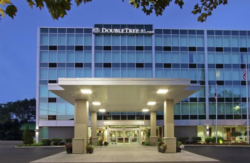 Newark Hotel | Doubletree by Hilton Newark