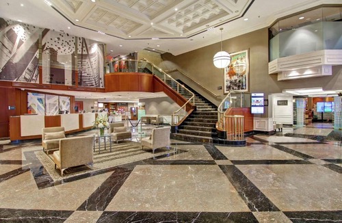 Bay Street Corridor Hotel | DoubleTree by Hilton Toronto Downtown