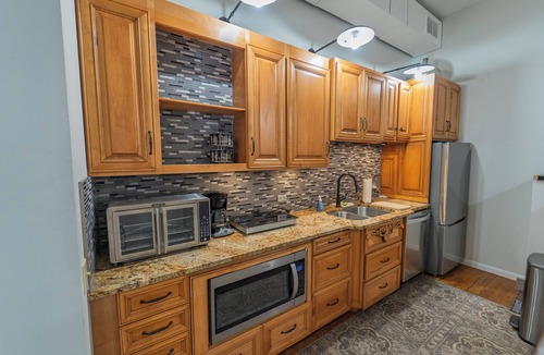 Grove City Apartment | Down Town Poshy-Poshy, upscale 2 bedroom loft