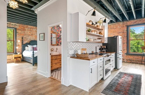 Canal Fulton Apartment | Downtown Brick Loft Above The Exchange Coffee Co