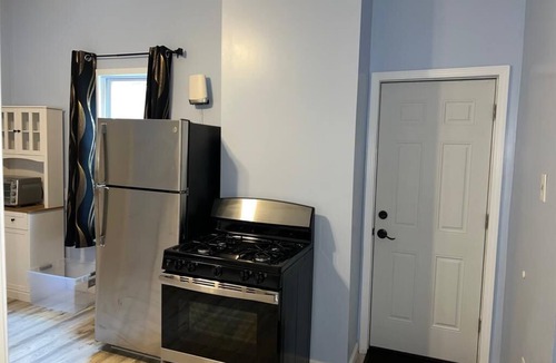 Front Park House | Downtown Buffalo Entire 6 Bedrooms house with AC, WiFi , and Private Parking