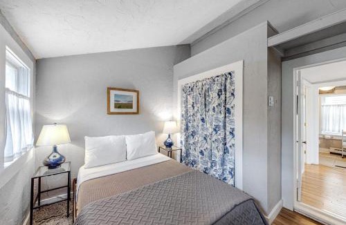 Castine House | Downtown Getaway w/Full Kitchen & Furnished Porch - Walk to the Beach/Harbor