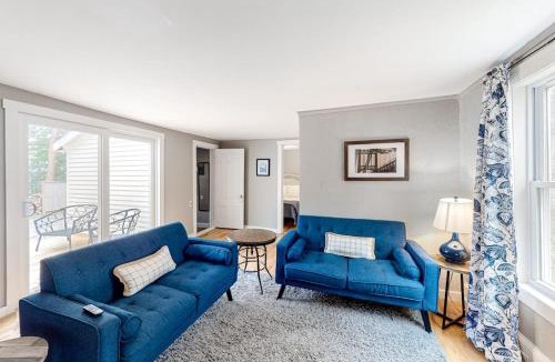 Castine House | Downtown Getaway w/Full Kitchen & Furnished Porch - Walk to the Beach/Harbor
