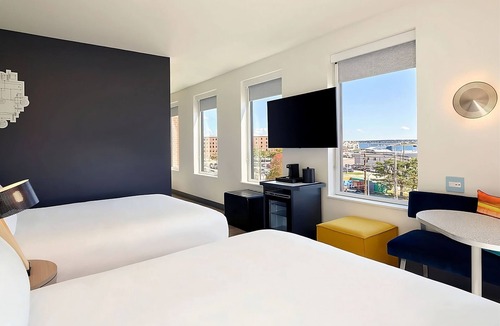 Portland Hotel | Downtown Portland Retreat | 3 Units | Near Breweries & Scenic Harbor!