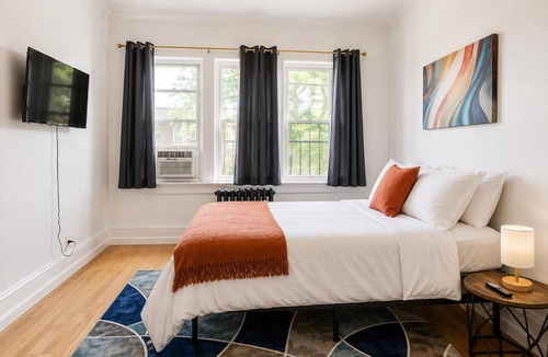 East Avenue Apartment | Downtown StudioQueen BedWi-FiHigh Falls