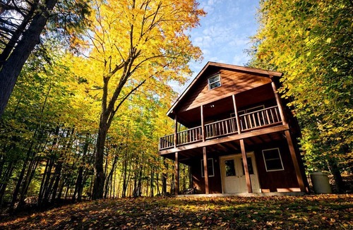 Beaver Cove Cabin | Dreamy Lofted Cabin with Direct Lake Access in Maine