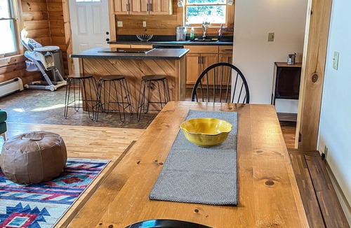 North Creek Cabin | Dreamy secluded cabin, perfect for family and friends getaway